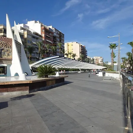 Sol Y Mar En Torrevieja, Con Piscina Y Garaje Privado *